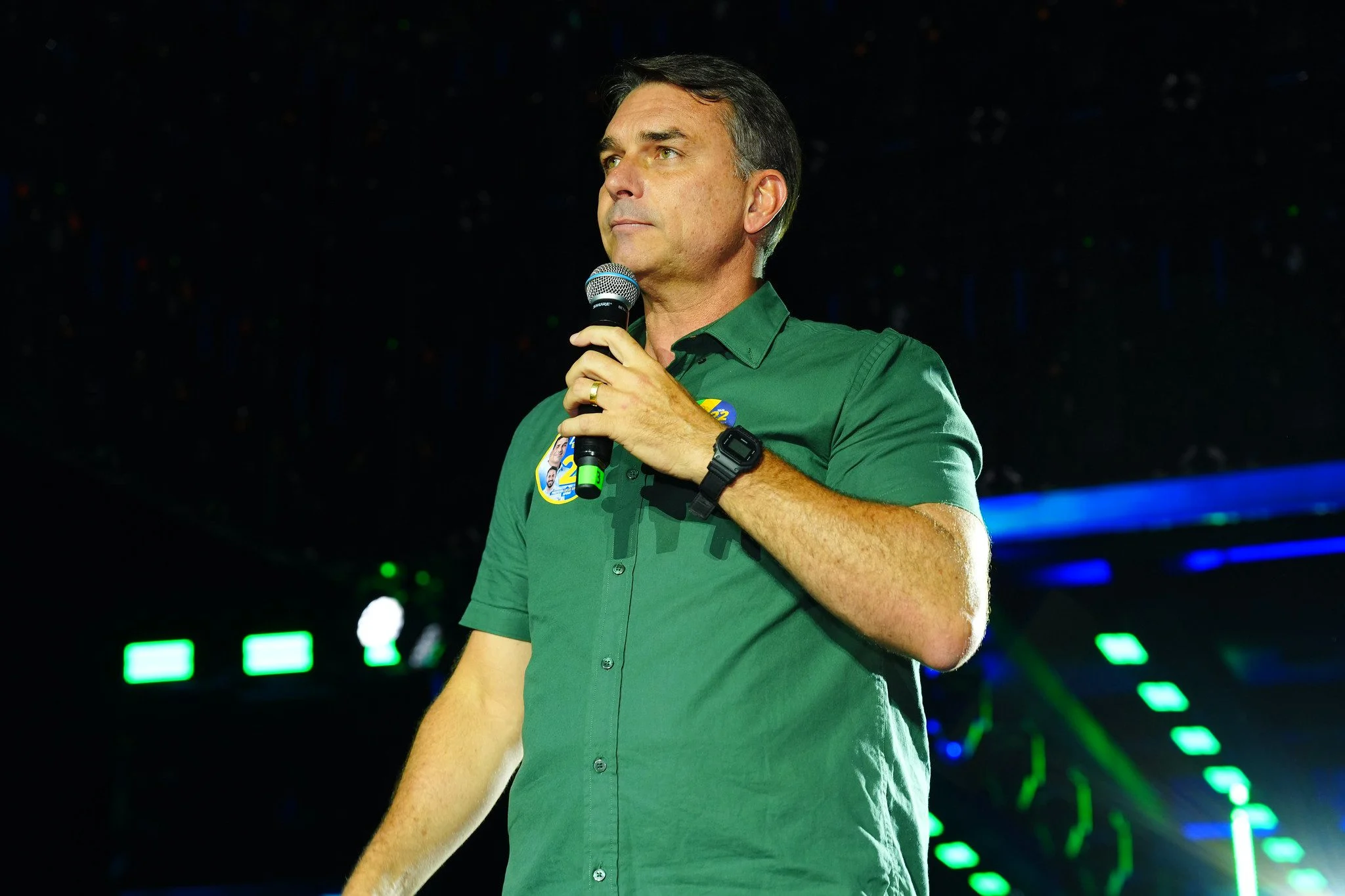 Flávio Bolsonaro muda discurso após derrota e se autodenomina ‘líder do Brasil’ em carta, mas mantém acusações de fraude eleitoral sem provas