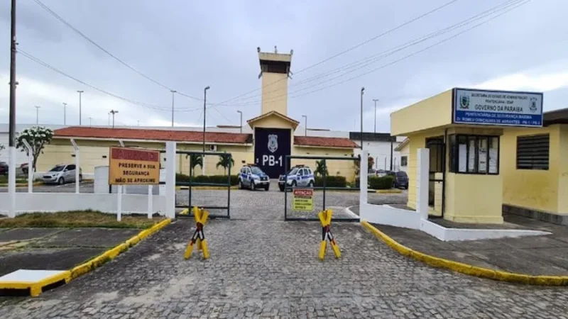 Pais suspeitos de matar bebê de 23 dias a facadas são transferidos para presídios de João Pessoa
