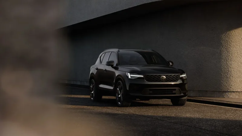 Volvo muda estratégia e terá XC40 híbrido no Brasil em 2027